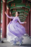 덬들이 추석 연휴 동안 입고 다닐 한복 선택하기