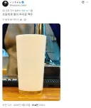 초등학생 딸이 따라준 맥주.