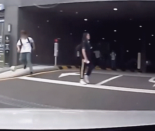 뺑소니로 신고당했다는 블박차주(한문철tv).gif