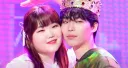 자본주의에 굴복한 퍼포먼스.jpg
