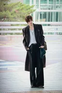 생로랑쇼 참석차 파리로 출국하는 라이즈 앤톤