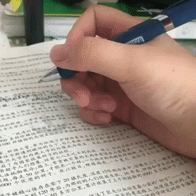 공부 집중 방해하는 햄토리
