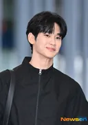 김수현 오늘 출국 사진