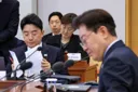 [단독] “SNS 좀 적당히? 너 유인물 뿌릴 때 기억안나”…