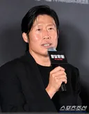 유해진 자택까지 들이닥친 극우 단체..소속사