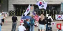 '개표소 경찰'에 욕설한 20대 3명 실형 선고