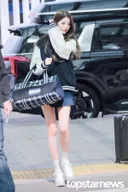 실시간 아이브 장원영 출국 착장 사진....jpg