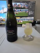 아침부터 스파클링 와인 먹으면 알중이임?