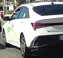 도로를 재떨이로 쓰는 대기업 영업차량 운전자