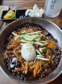 새로 오픈한 중국집 부담스럽다.