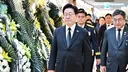 이 대통령, 순직 소방관 조문..영정 앞 훈장 추서도