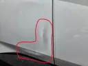 차 찌그러진거 수리 해야되나요??