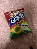 편의점에서 이상한거 보여서 삼