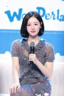 김지원 장원영 같은 옷 다른느낌