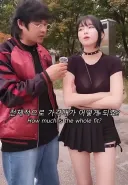 외출 할때 대충 입어도 100만원 의상을 입는 여성분 jpg